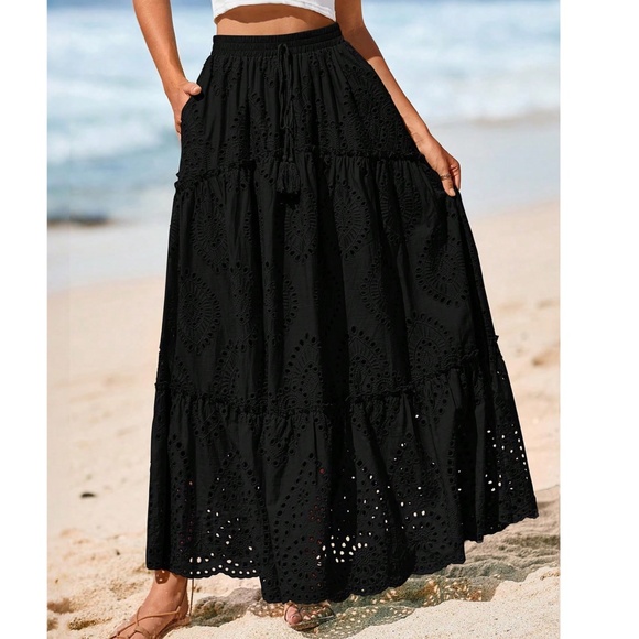 Boho Eyelet Lace stretchy waist Flowy Maxi Skirt - Picture 9 of 15